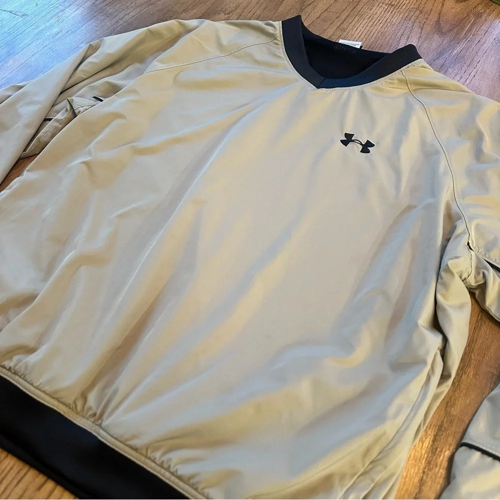 Under Armour Crewneck Windbreaker Pullover Top Size Small Nude/Tan